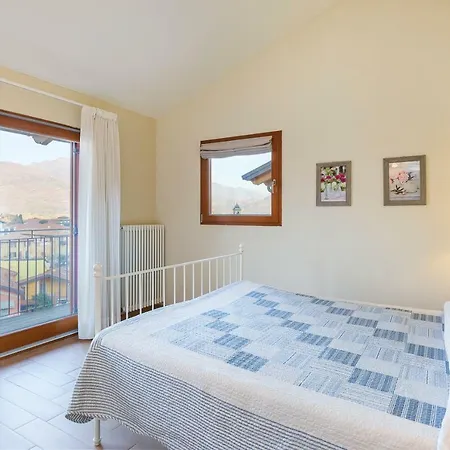 Lakeview Escape | Bright With Garden Apartament