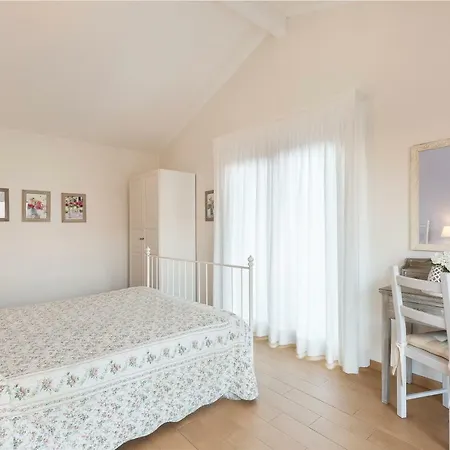 Lakeview Escape | Bright With Garden * Baveno