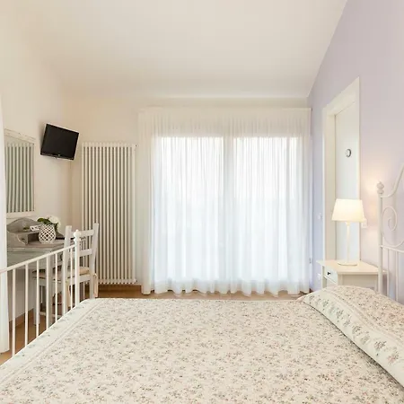 Lakeview Escape | Bright With Garden Apartament *