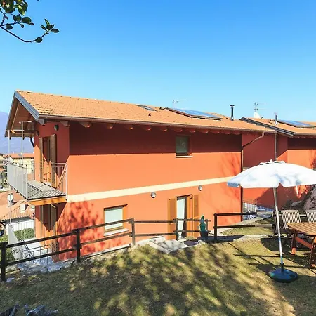Lakeview Escape | Bright With Garden *